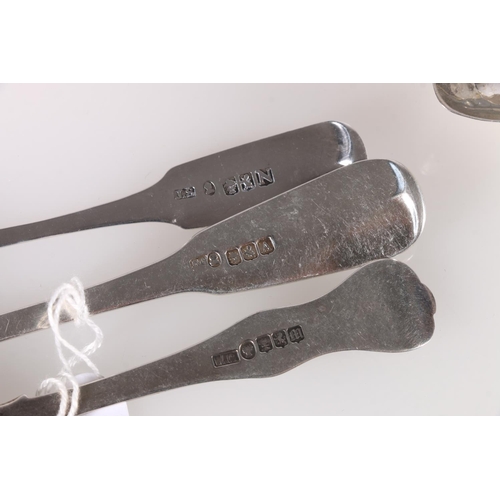 20F - Glasgow silver teaspoons to include a set of four fiddle pattern spoons by JS (possibly James Simpso... 