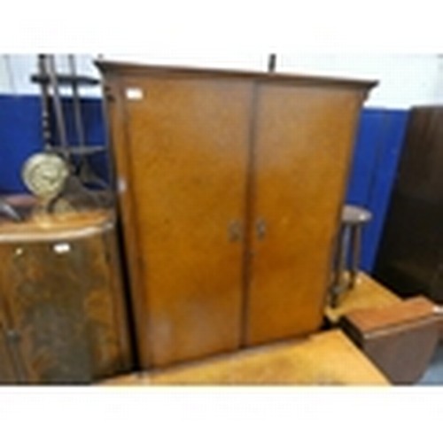 559 - Single wardrobe with fitted interior and a dressing table of kidney form. (2)