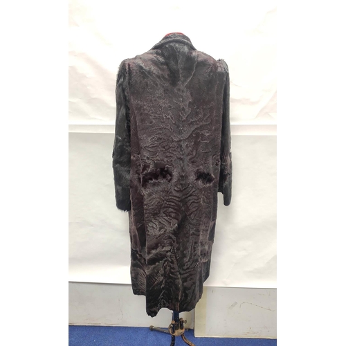 200 - Vintage lady's black fur coat,  no labels.