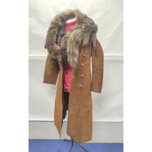 204 - 1960's or 1970's long brown suede coat with removeable brown sheepskin collar, no labels, approx. si... 