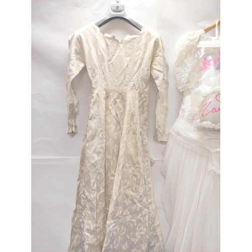 210 - Vintage mid 20th century lady's wedding dress in white and silver floral brocade with scalloped neck... 