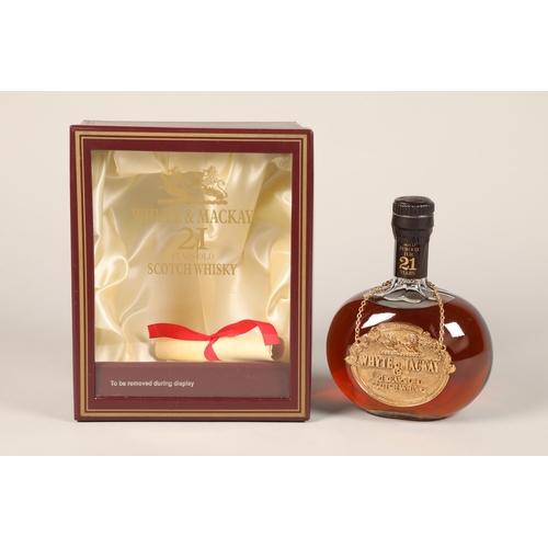 826 - Whyte & MacKay 21 year old Scotch whisky, 75cl, 43% vol, with casePlease note - This lot cannot ... 