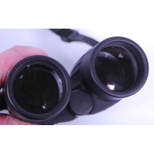 318 - Pair of Leica 10x42 BA binoculars, 13.5cm high.