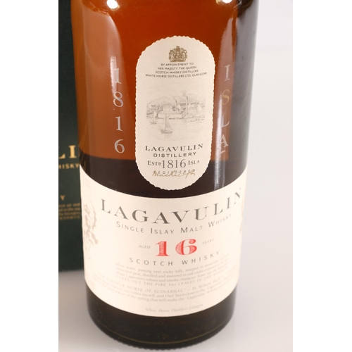 305 - LAGAVULIN 16 year old Islay single malt Scotch whisky, White Horse Distillers Glasgow, 43% 70cl, box... 