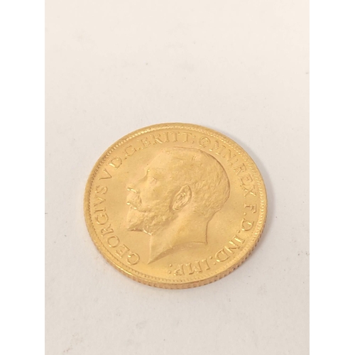 67 - George V (1914-1918) gold Sovereign 1914.