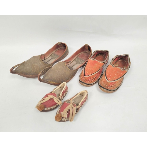 199 - Three pairs of Eastern Turkish and Mughal slippers. (3)