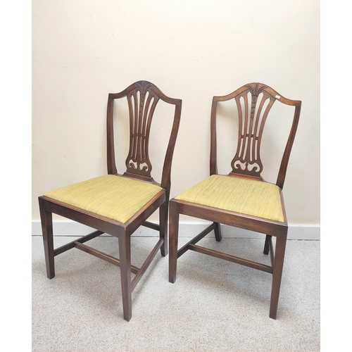 430 - Set of twelve Hepplewhite style mahogany dining chairs with upholstered slip-in seats, on square tap... 