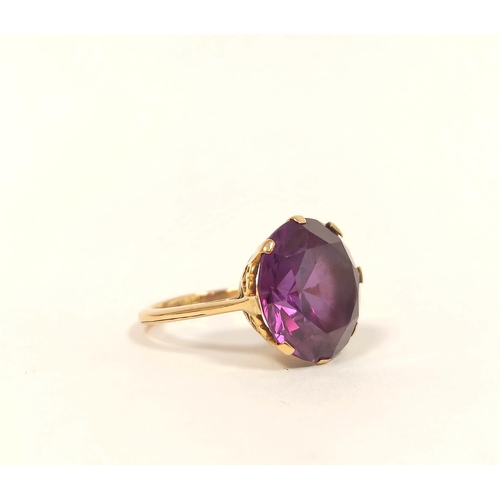 85 - Amethyst ring in gold, '18ct' Size 'K', 7g gross.