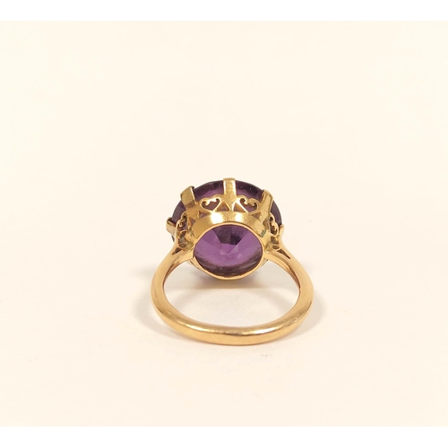 85 - Amethyst ring in gold, '18ct' Size 'K', 7g gross.