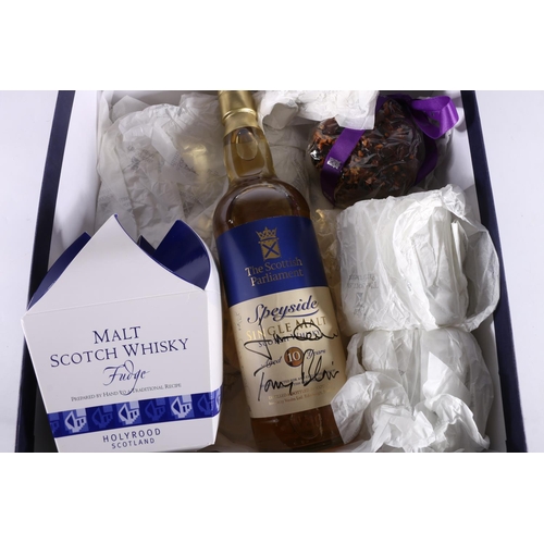 327 - THE SCOTTISH PARLIAMENT gift box containing a bottle of Speyside 12-year-old single malt Scotch whis... 