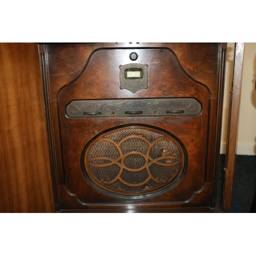 497 - Grebe Synchrophase AC Six radio with Rola model C160 Electro Dynamic Reproducer, housed in walnut ca... 