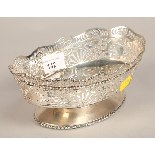 142 - Silver basket Chester1908256 grams