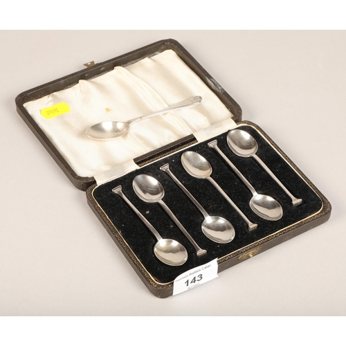 143 - Set of 6 cased silver coffee spoons and another coffee spoon with golf design.62 grams