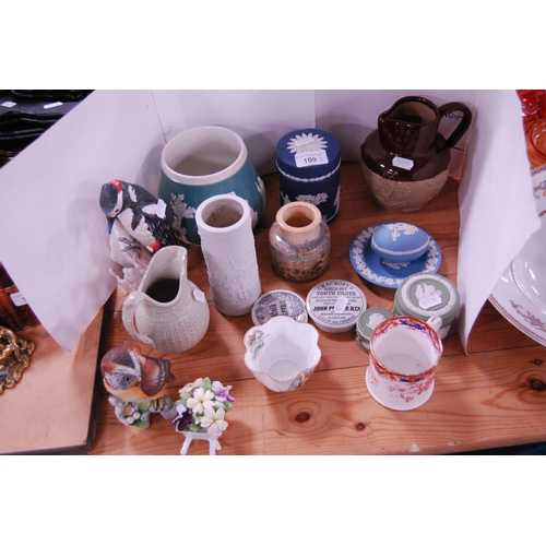 109 - Assorted ceramics to include a Victorian Wilkinson tankard (a/f), Shelley Coronation 1911 cabinet cu... 