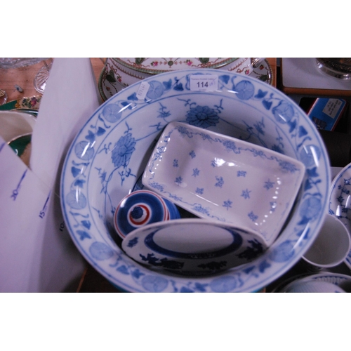 114 - Collection of reproduction blue and white ceramics to include a bowl, pair of storage jars and cover... 