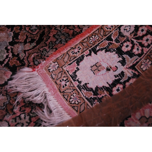 451 - Indian-style machine-made rug.