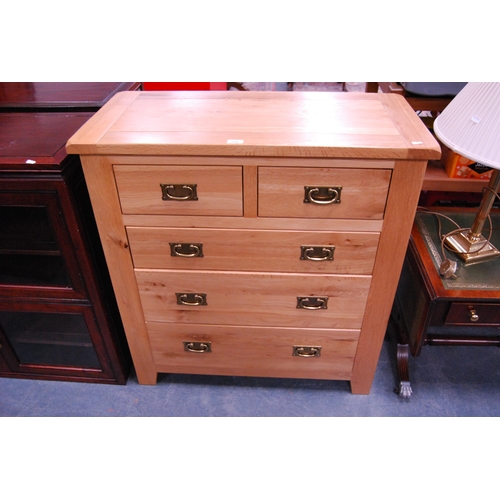 456 - Modern Arts & Crafts-style oak-effect chest of two short and three long drawers.