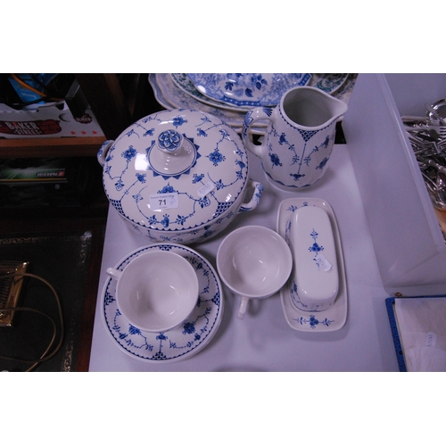 71 - Group of Mason's 'Denmark' pattern table and dinnerwares to include tureen, butter dish, two cups an... 