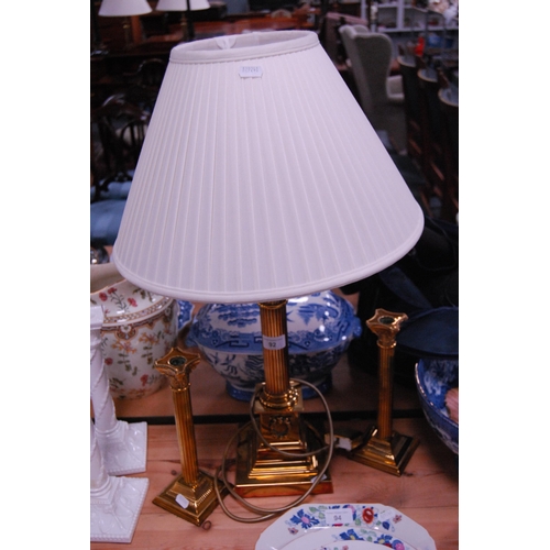 92 - Corinthian-style brass table lamp with shade, and a pair of similar Corinthian-style brass column ca... 