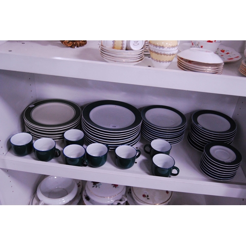 168 - Rayware part breakfast set and other dinner plates (one shelf).