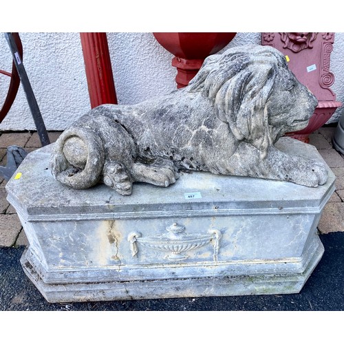 487 - Classical style Lion garden statue