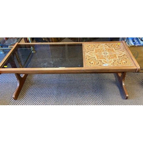 445 - Mid century tile and glass topped coffee table 121 x 49 x 45 cm 