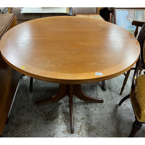 571 - Mid century design teak round extendable dining table