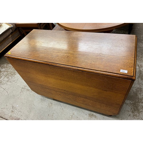 572 - Oak 1940s drop leaf dining room table