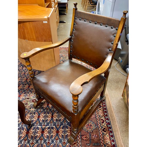 599 - Oak open leather arm chair