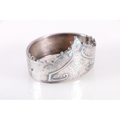 685 - Victorian silver cuff bangle, 26.7g gross.