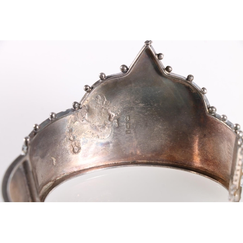 685 - Victorian silver cuff bangle, 26.7g gross.