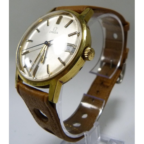 105 - Omega Genève manual wind gent's wristwatch, c. 1970s, in stainless steel case with gold ... 