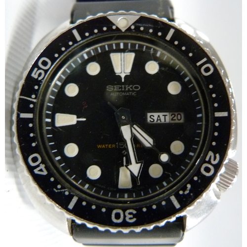 111 - Seiko Turtle 6309-7040 automatic water 150 resist diver's wristwatch in stainless steel case with ro... 