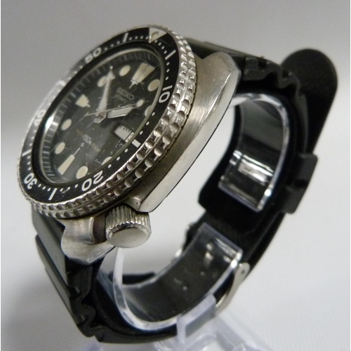 111 - Seiko Turtle 6309-7040 automatic water 150 resist diver's wristwatch in stainless steel case with ro... 