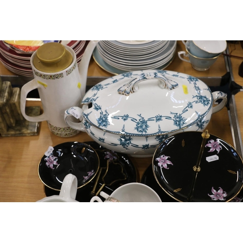 110 - Decorative ceramics, tea ware to include Palissy cake plates, Wedgood soup coupes, etc.