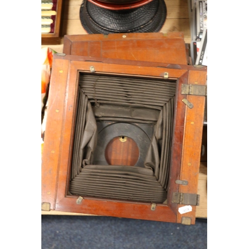 260 - Edwardian mahogany framed plate camera body with negative plate holders.