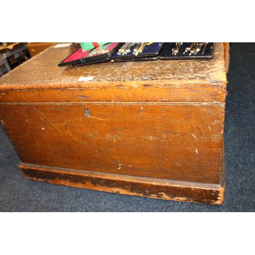 843 - Pine hinge top trunk, 68cm wide. 