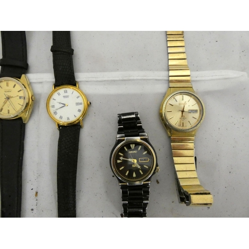 110 - Eight men's Seiko watches mainly quartz.