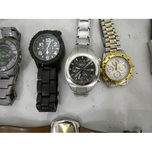 118 - Various men's modern designer watches including Henley, Solo, Armani, Storm, Fossil, Terner.