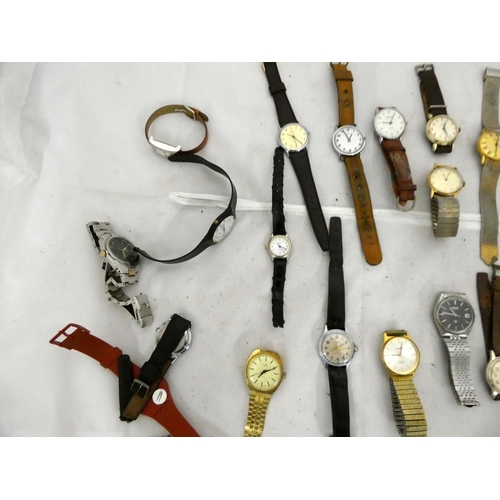 131 - Bag of vintage men's watches including Seiko, Rotary, Rukla, Swatch and Timex.