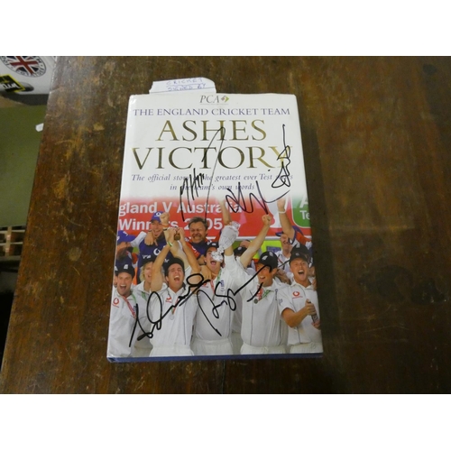 196 - CRICKET AUTOGRAPHS. Ashes Victory, The Official Story of the Greatest Ever Test Series in the Team`s... 