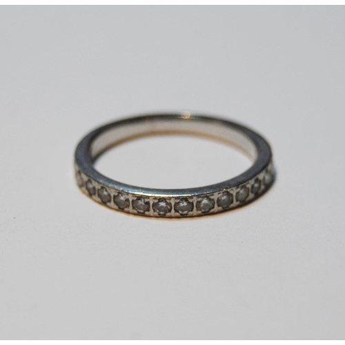 62 - Diamond half eternity ring with brilliants, in platinum, 4.2g.