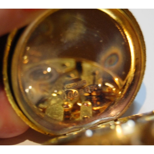 130 - Geneva cylinder pocket watch, in gold, 'K18'.