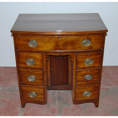 407 - Georgian-style mahogany kneehole desk with large drawer above two banks of three graduated drawers a... 