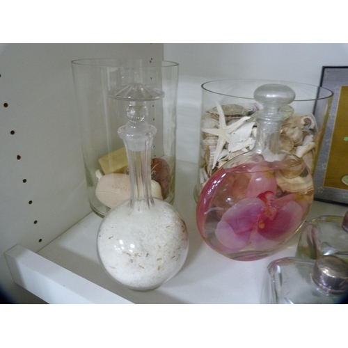 138 - Set of six large Christmas decorations, shells, decorative teapot etc (one shelf).