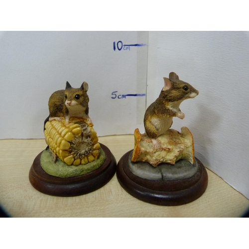 22 - Eight Border Fine Arts figures, all depicting mice, including examples by Ray Ayres and Anne Wall et... 