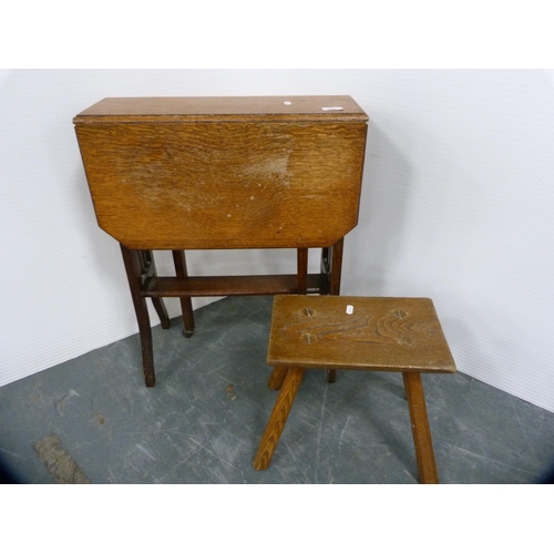 425 - Oak drop-leaf occasional table and a stool.