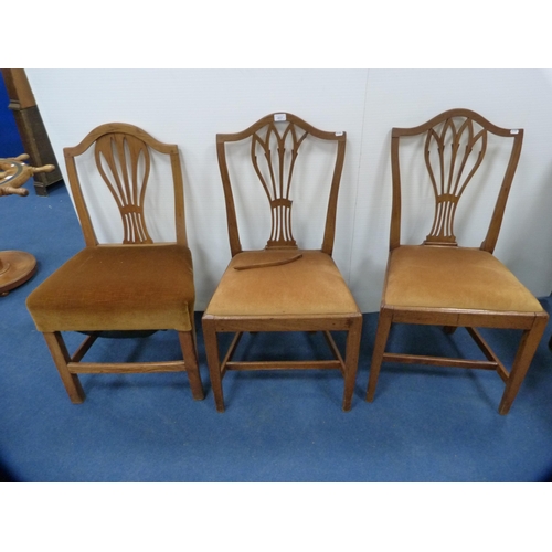 457 - Set of three matching Hepplewhite-style shield-back dining chairs and two parlour chairs.  (5)