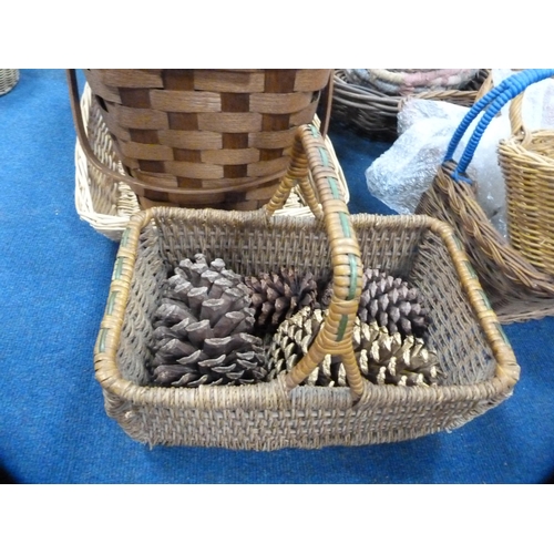 468 - Group of wicker baskets and a plate rack.