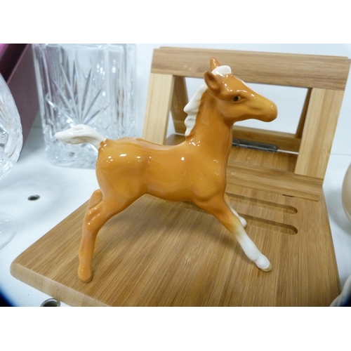 99 - Carlton Ware part tea set, Beswick model of a foal, two lamps, glassware etc (one shelf).